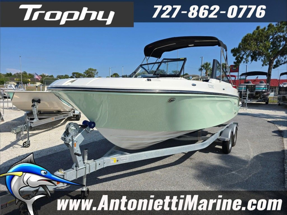 2025 Trophy T22SC Side Console - For Sale at Hudson, FL 34667 - ID 577709