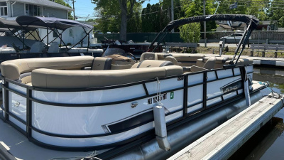 2023 Starcraft EXS 3