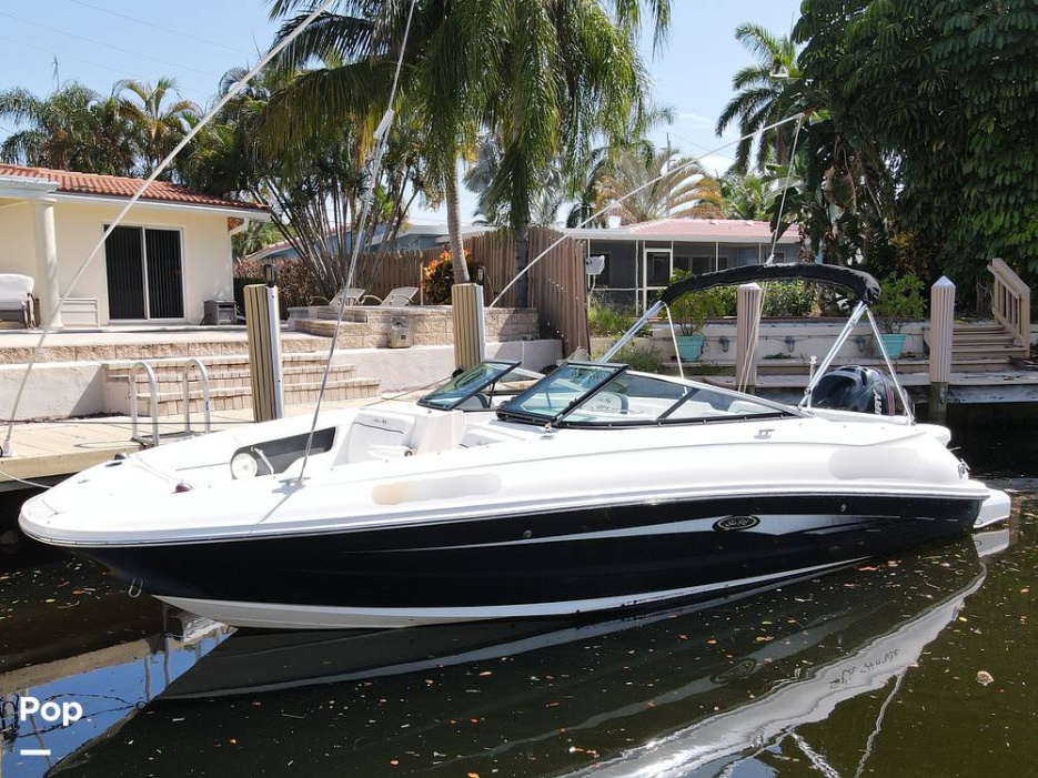 2014 Sea Ray 240 Sundeck - For Sale at Pompano Beach, FL 33060 - ID 588577