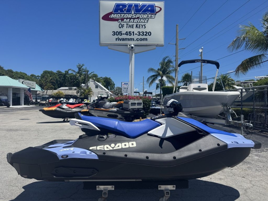 2025 Sea Doo Spark™ for 3 Rotax® 900 ACE™ - 90 CONV with IBR and Audio - For Sale at Key Largo, FL 33037 - ID 576993