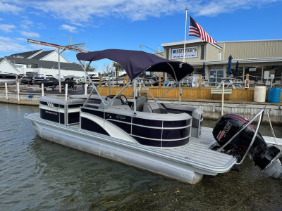 2025 Bennington 22SXSR