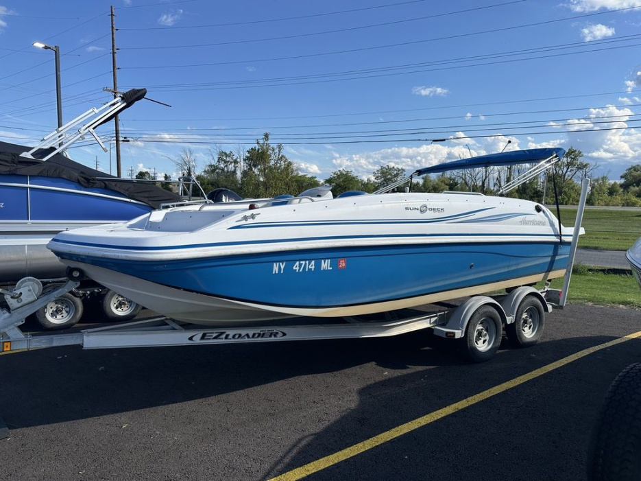 2014 Hurricane SunDeck Sport - For Sale at Canandaigua, NY 14424 - ID 590714