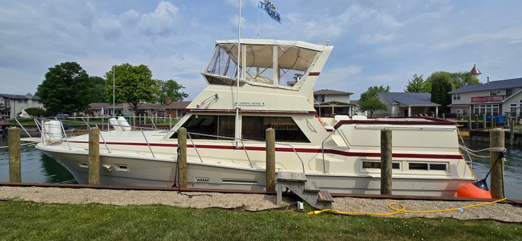 1982 Viking 44 Motor Yacht - For Sale at Algonac, MI 48001 - ID 590571