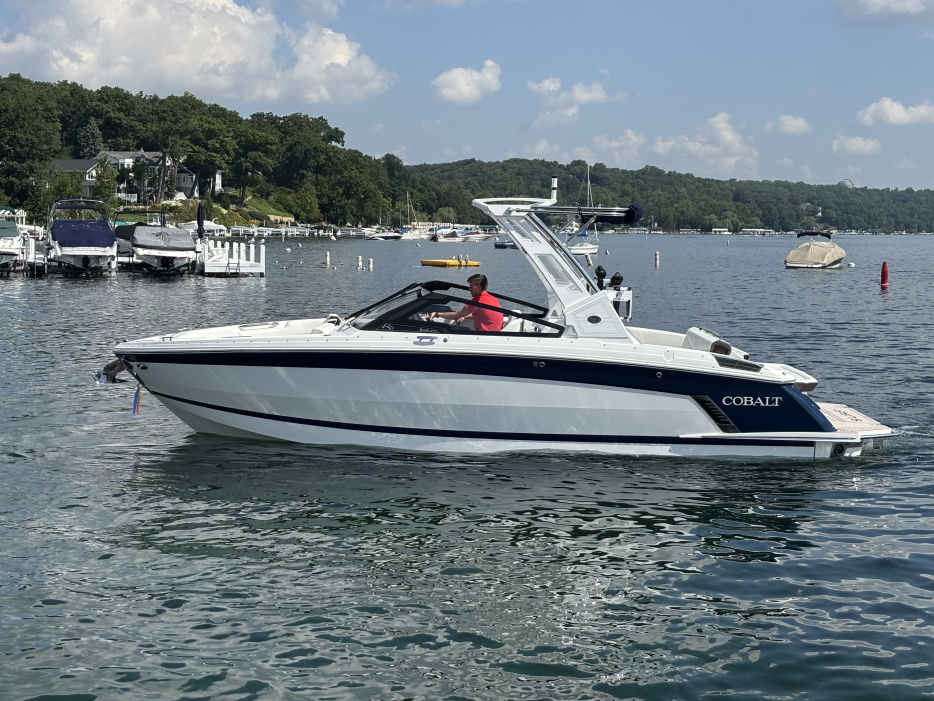 2025 Cobalt R6 Surf - For Sale at Fontana, WI 53125 - ID 573435