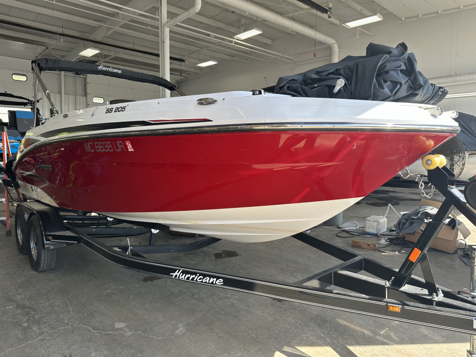2021 Hurricane SunDeck Sport 205 IO - For Sale at Brighton, MI 48114 - ID 528204