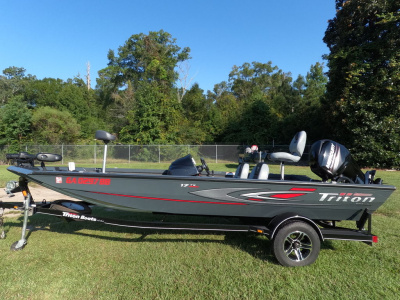 2015 Triton 17 TX