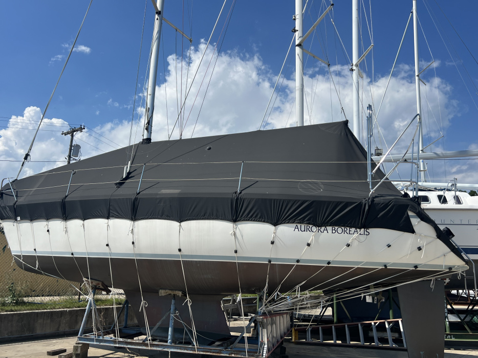 1988 Hunter 333 - For Sale at Racine, WI 53402 - ID 590886