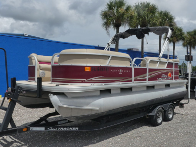 2013 Sun Tracker Party Barge 20 DLX