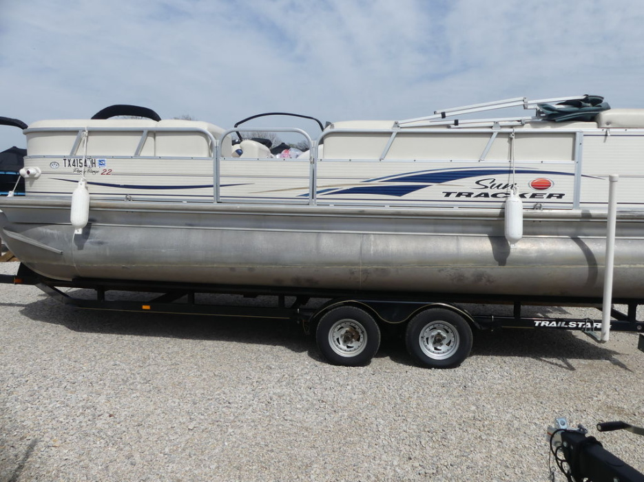 2005 Sun Tracker PARTY BARGE 22 - For Sale at Grand Prairie, TX 75052 - ID 591349