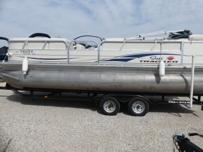 2005 Sun Tracker PARTY BARGE 22