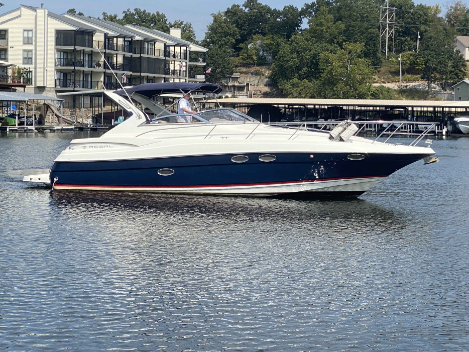 2004 Regal Commodore 3560 - For Sale at Lake of the Ozarks, MO 65049 - ID 591434