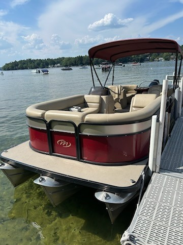 2020 Manitou Aurora 25 LE