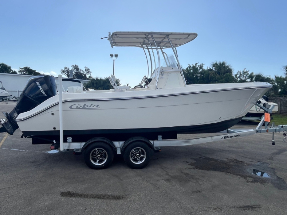 2022 Cobia 237 CC - For Sale at Tampa, FL 33601 - ID 591725