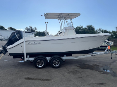 2022 Cobia 237 CC