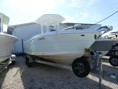 2021 Robalo R242EX