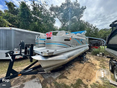 2019 Qwest Adventure Series 818VX Fish
