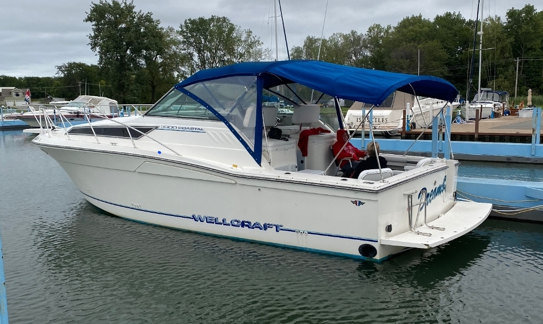 1995 Wellcraft 330 coastal - For Sale at Toledo, OH 43611 - ID 581857
