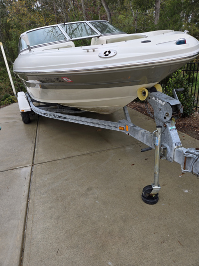 2005 Sea Ray 200 sport