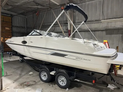 2016 Bayliner 215