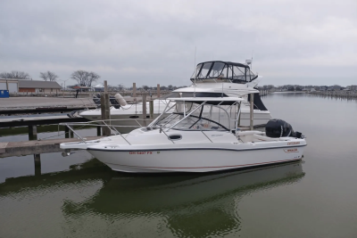 2006 Boston Whaler 235 CONQUEST