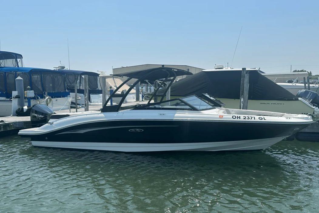 2023 Sea Ray 210 SPX/OB - For Sale at Lakeside Marblehead, OH 43440 - ID 586970