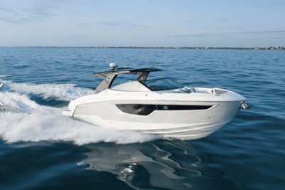 2025 Cruisers 38 GLS Outboard