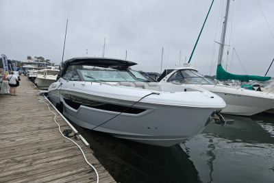 2025 Cruisers 38 GLS Outboard