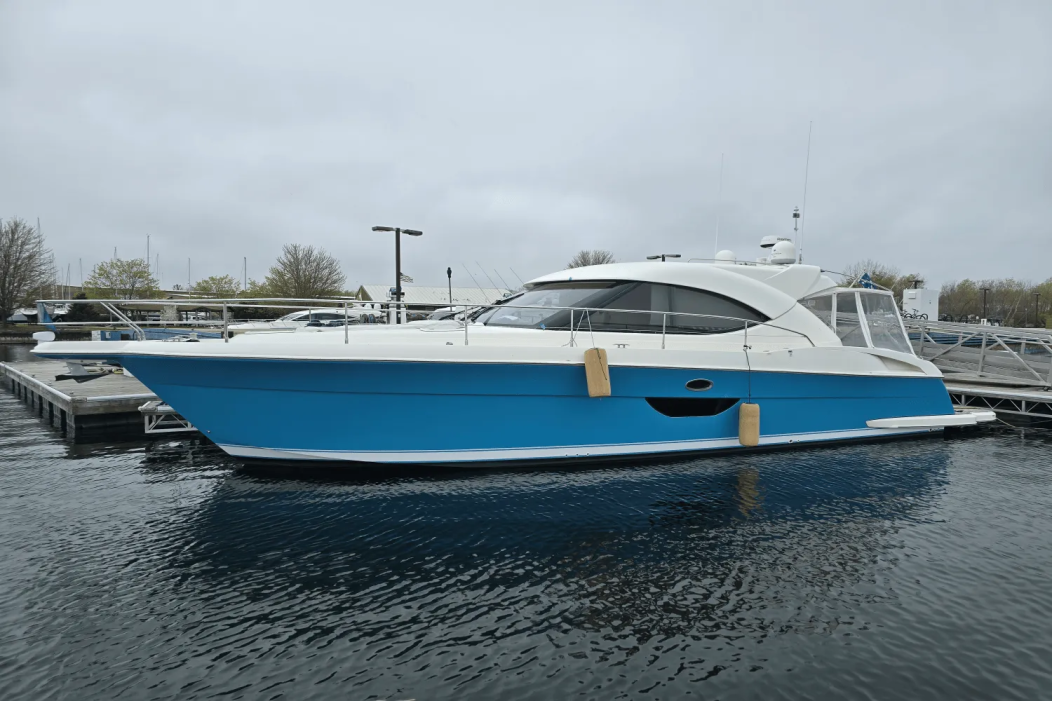2009 Riviera 4400 SPORT YACHT - For Sale at Sturgeon Bay, WI 54235 - ID 588074