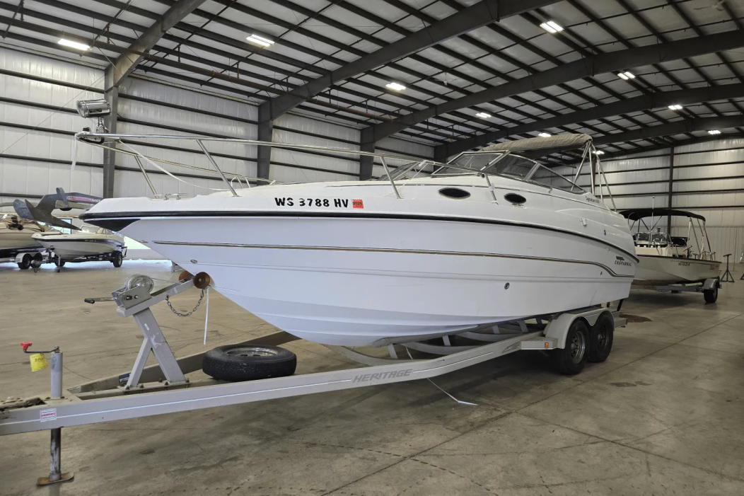 1998 Chaparral 240 SIGNATURE - For Sale at Sturgeon Bay, WI 54235 - ID 588736