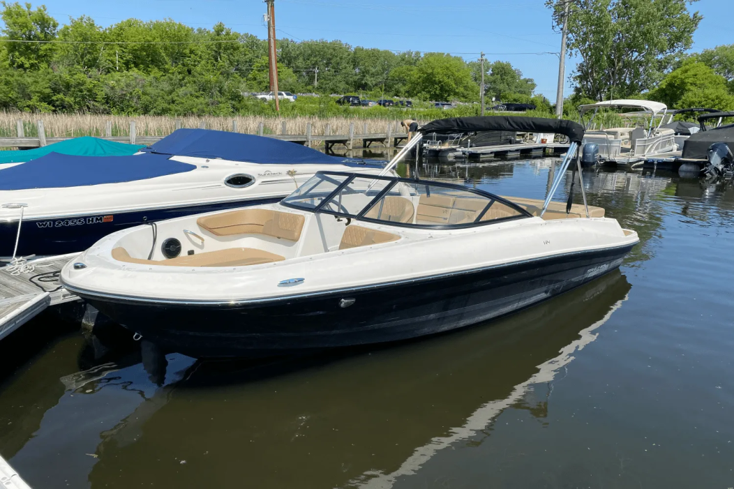 2022 Bayliner VR4 Bowrider I/O - For Sale at Madison, WI 53704 - ID 583930