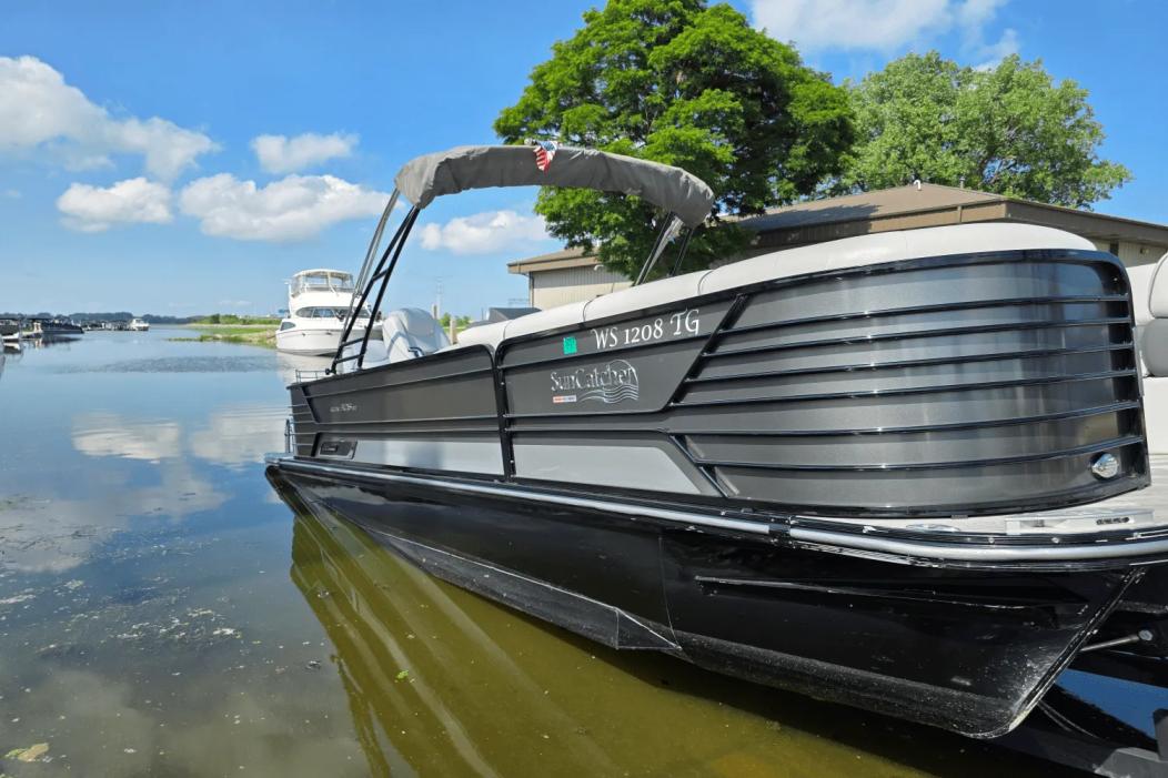 2018 Suncatcher E326GT TRITOON - For Sale at Oshkosh, WI 54904 - ID 588167