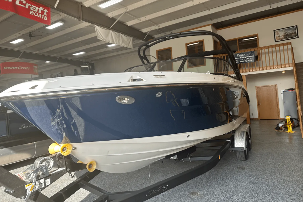 2025 Sea Ray 250 SDX - For Sale at Oshkosh, WI 54904 - ID 585717