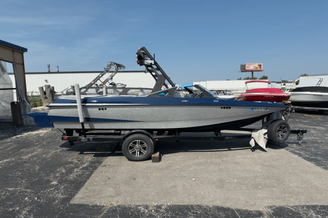 2015 Axis A20 - For Sale at Pewaukee, WI 53072 - ID 586998