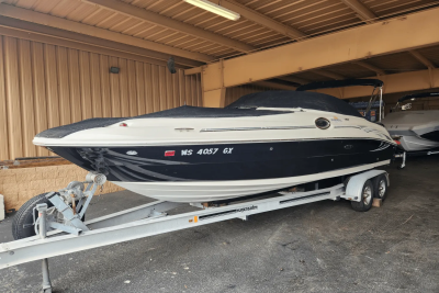 2005 Sea Ray 240 SUNDECK