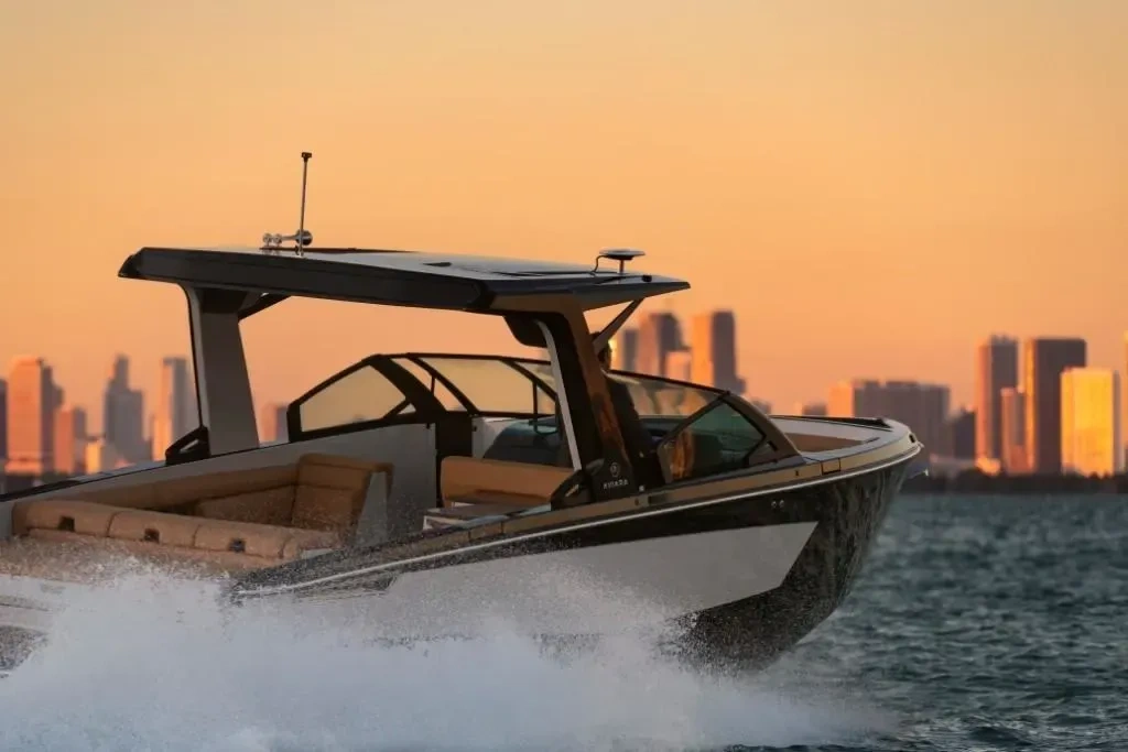 2025 Aviara AV32 Outboard - For Sale at Walworth, WI 53184 - ID 587644