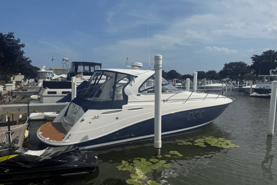 2015 Rinker 360 EXPRESS - For Sale at Harrison Township, MI 48045 - ID 588588