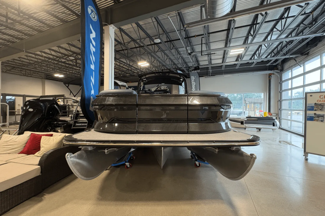 2025 Sylvan M5 - For Sale at Detroit, MI 48238 - ID 592046