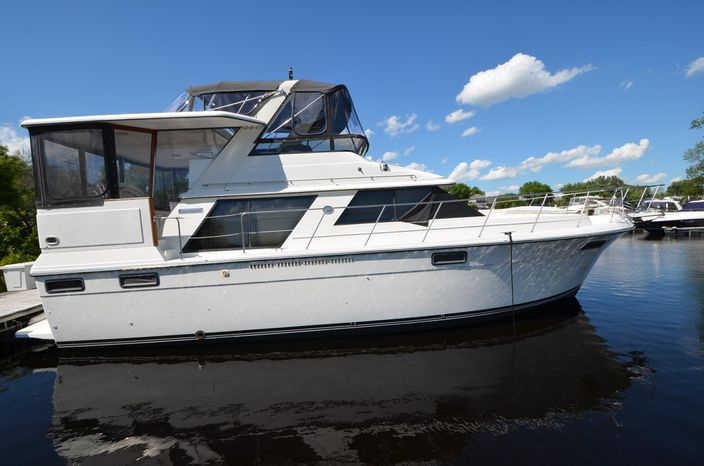 1987 Carver 42 Aft Cabin Motor Yacht - For Sale at Hudson, WI 54016 - ID 592269