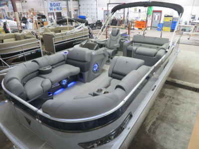 2024 Tahoe Cascade 2385 Swingback (VRB) & Honda 4-Stroke EFI