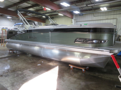 2024 Tahoe Cascade 2385 Swingback (VRB) & Honda 115HP 4-Stroke EFI