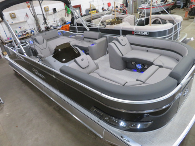 2024 Tahoe Cascade 2385 VRL Swingback & Honda 140HP 4-Stroke EFI