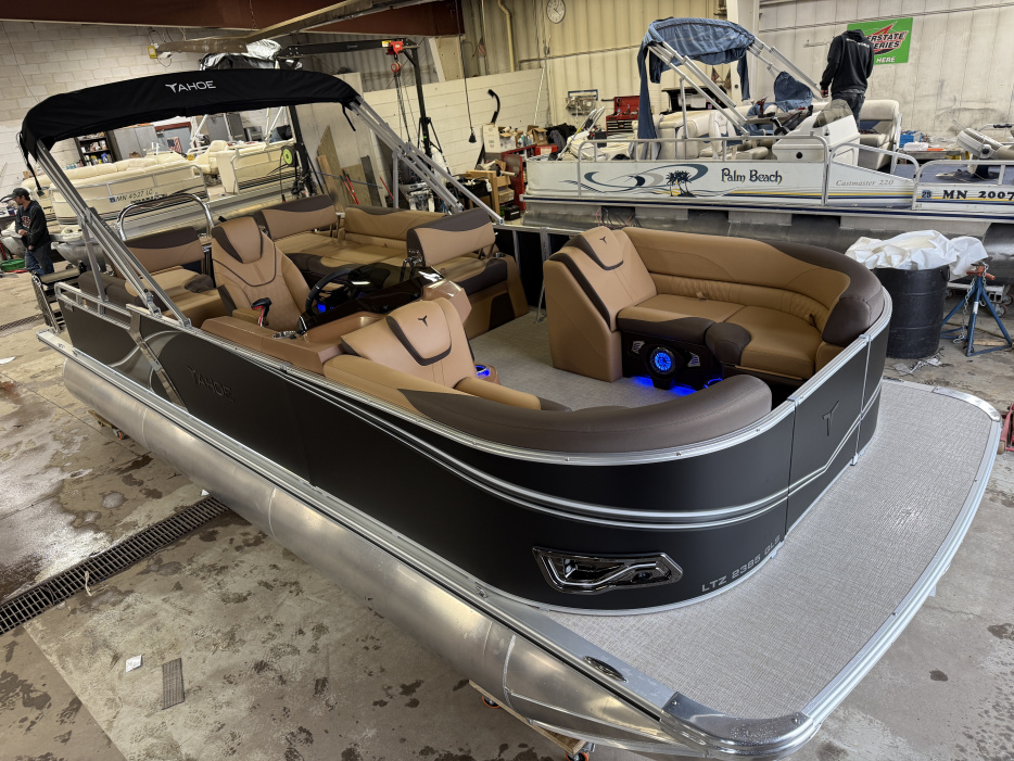 2025 Tahoe LTZ 2385 Quad Lounge Shift Flip Tritoon & Honda 4-Stroke EFI - For Sale at Cedar, MN 55011 - ID 592537