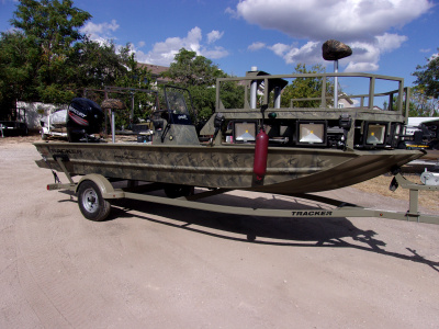 2016 Tracker Grizzly 1860