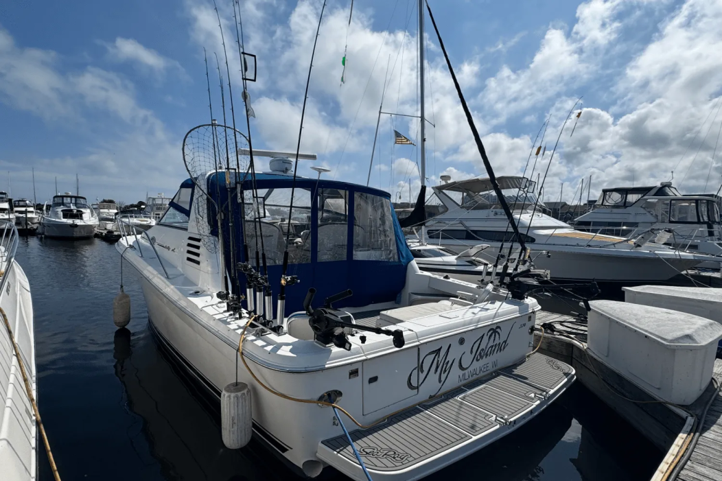 1997 Sea Ray 330 EXPRESS CRUISER - For Sale at Pewaukee, WI 53072 - ID 593028