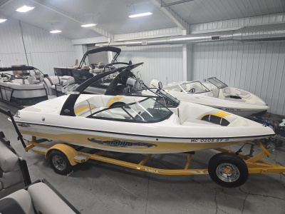 2006 Malibu 21 V-RIDE