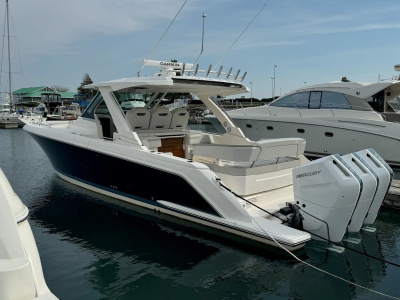 2025 Tiara 38 LS
