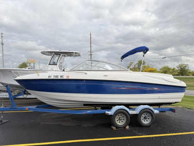 2005 Bayliner 212 CU