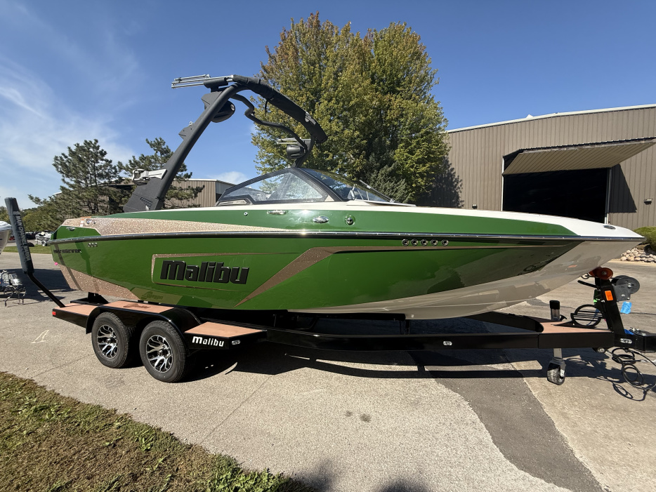 2022 Malibu 22 LSV - For Sale at Fontana, WI 53125 - ID 588136