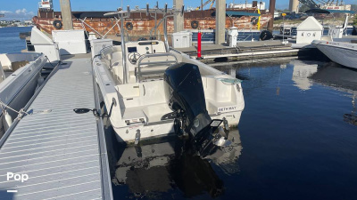 2023 Sailfish 242 CC