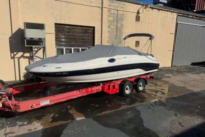 2004 Sea Ray 240 Sundeck